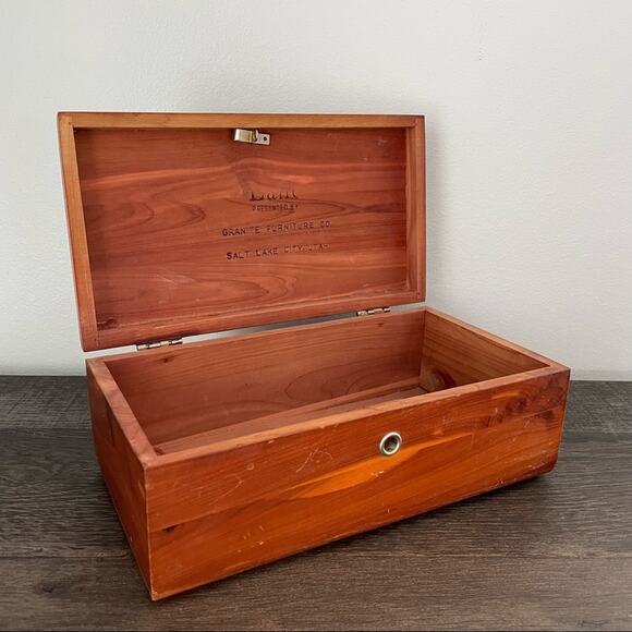 Lane | Vintage Cedar Salesman Sample Wood Chest Box Jewelry Storage Small Brown - Picture 1 of 10